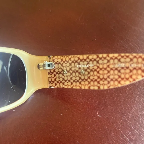 Coach Tortoise Shell Sunglasses - Case Included - Picture 5 of 10